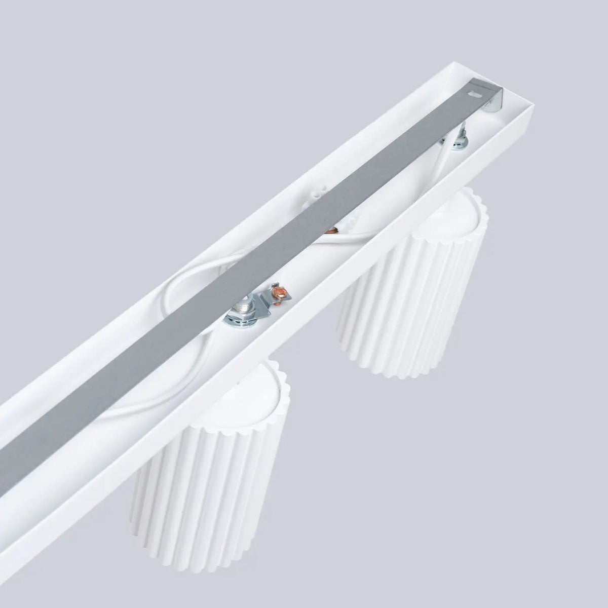 Plafonnier 6 Spots Orientables Cannelé Blanc - Dalumea - vue 3