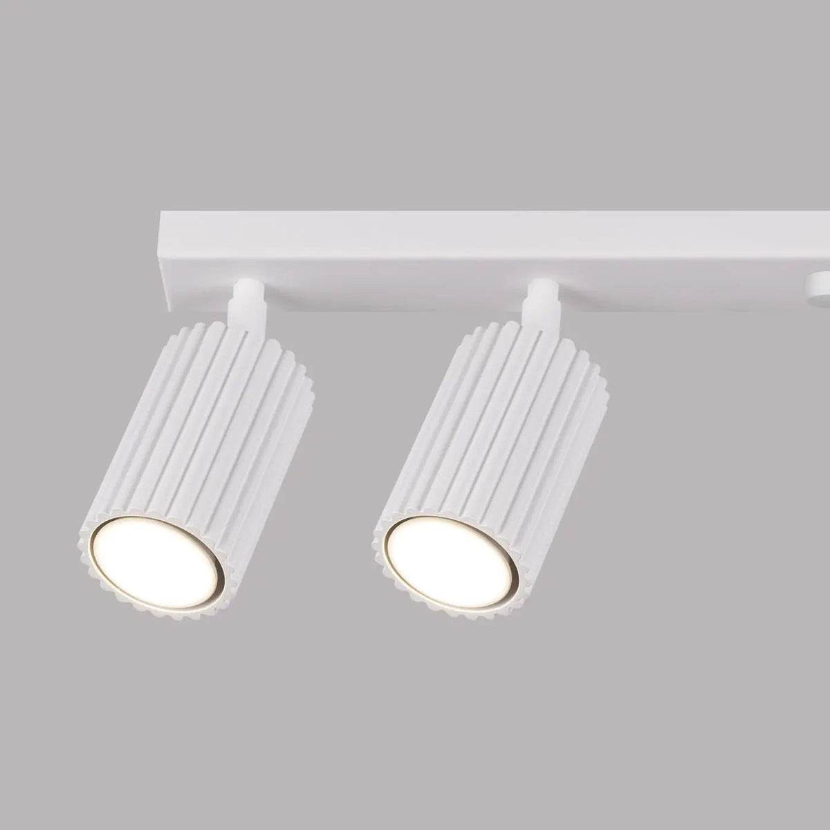 Plafonnier 6 Spots Orientables Cannelé Blanc - Dalumea - vue 5