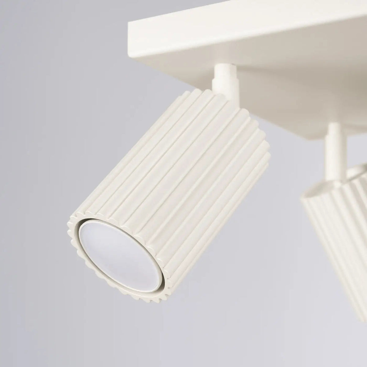 Plafonnier 4 Spots Orientables Base Carrée Beige - Dalumea - vue 5