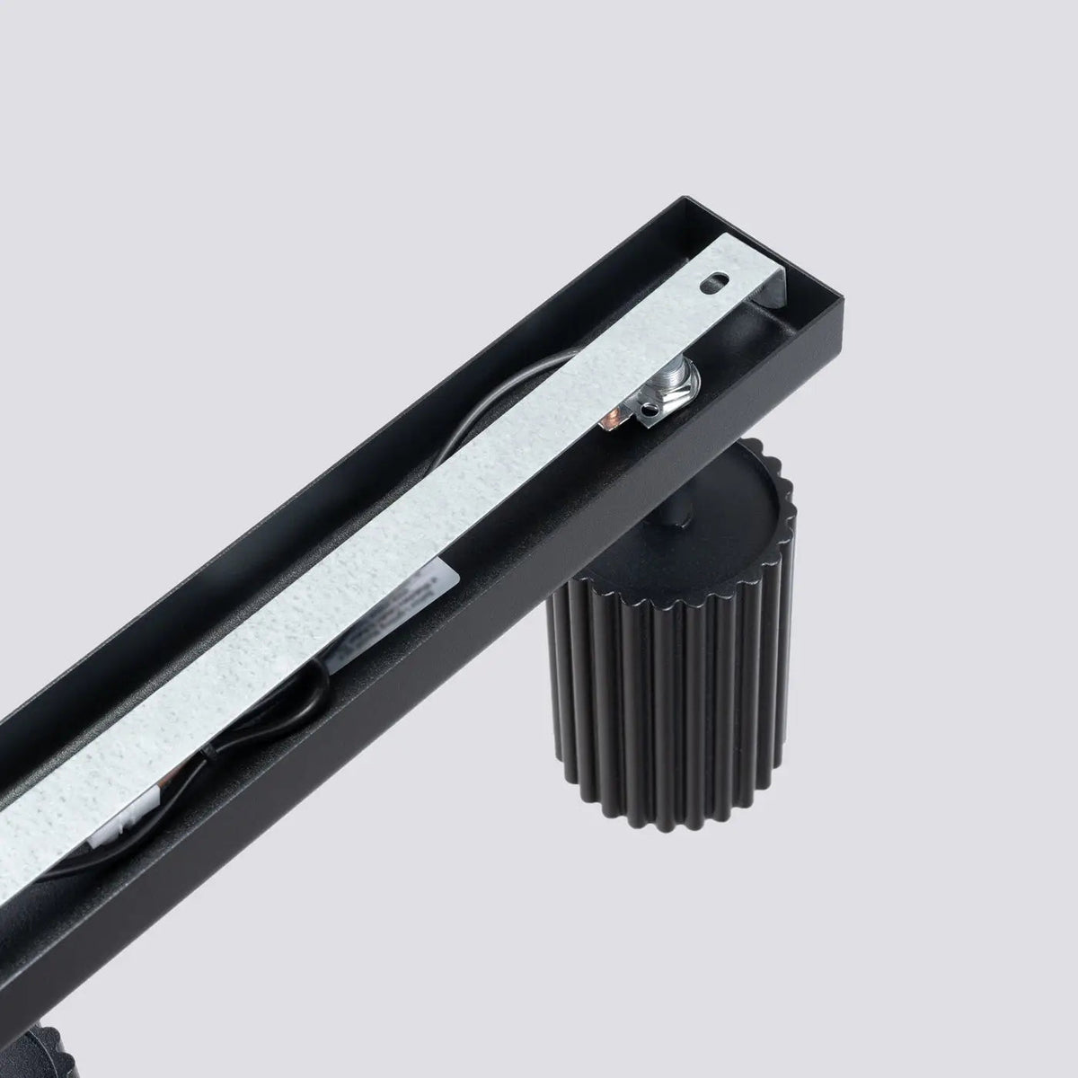 Plafonnier 6 Spots Orientables Cannelé Noir - Dalumea - vue 3