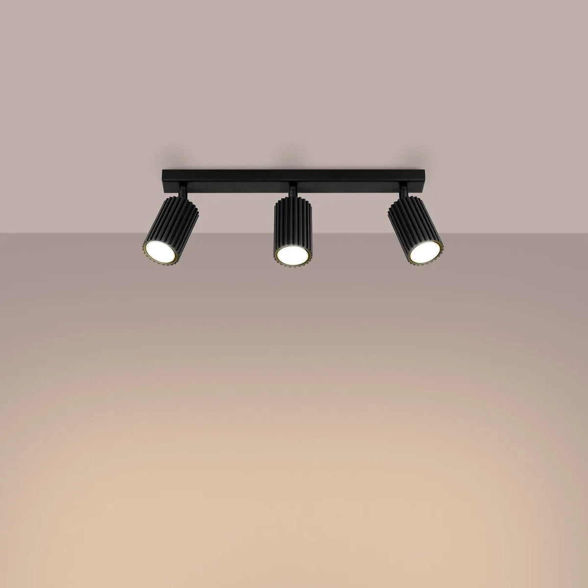 Plafonnier 3 Spots Orientables Cannelé Doré Noir - Dalumea - vue 1