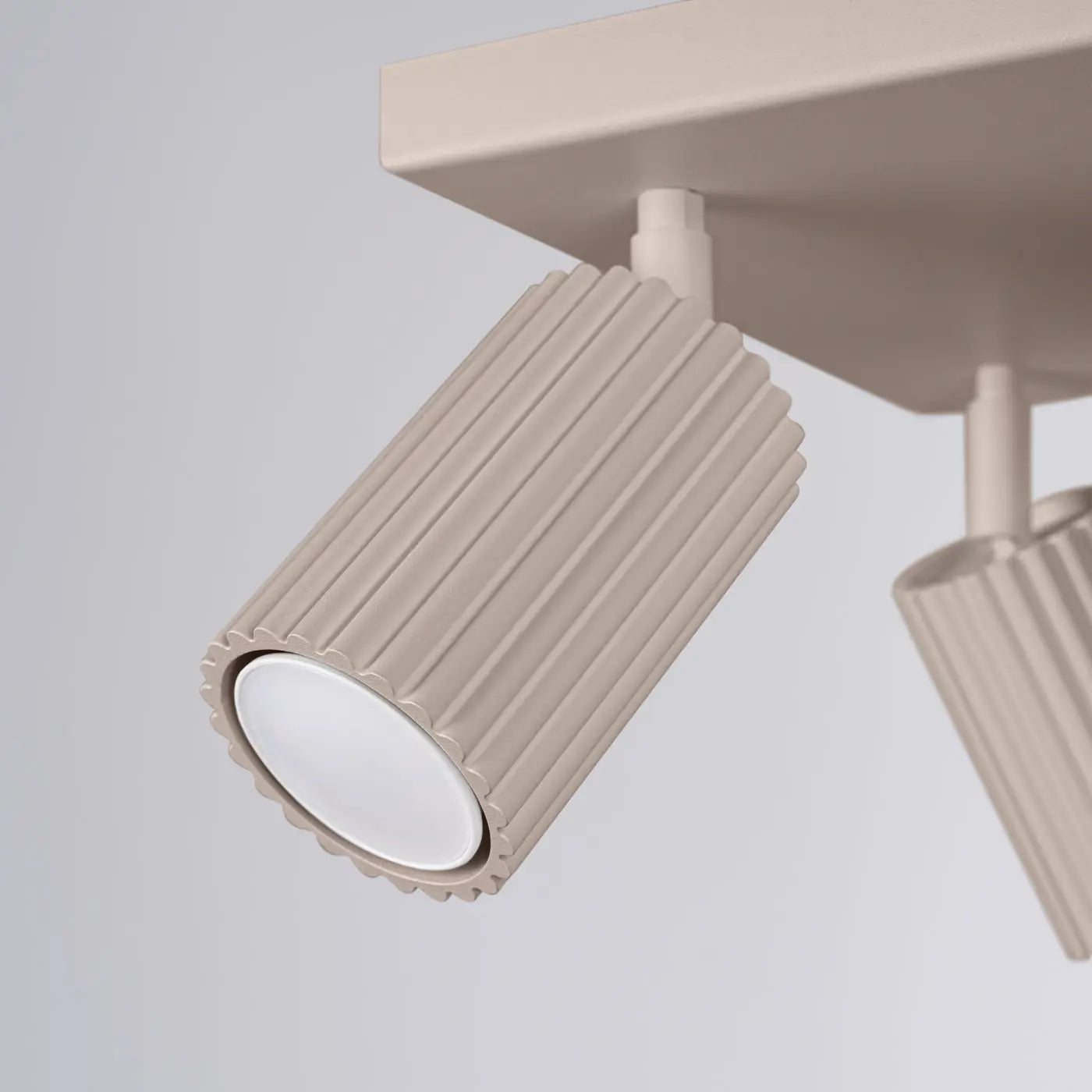 Plafonnier 4 Spots Orientables Platine Carrée Taupe - Dalumea - vue 4