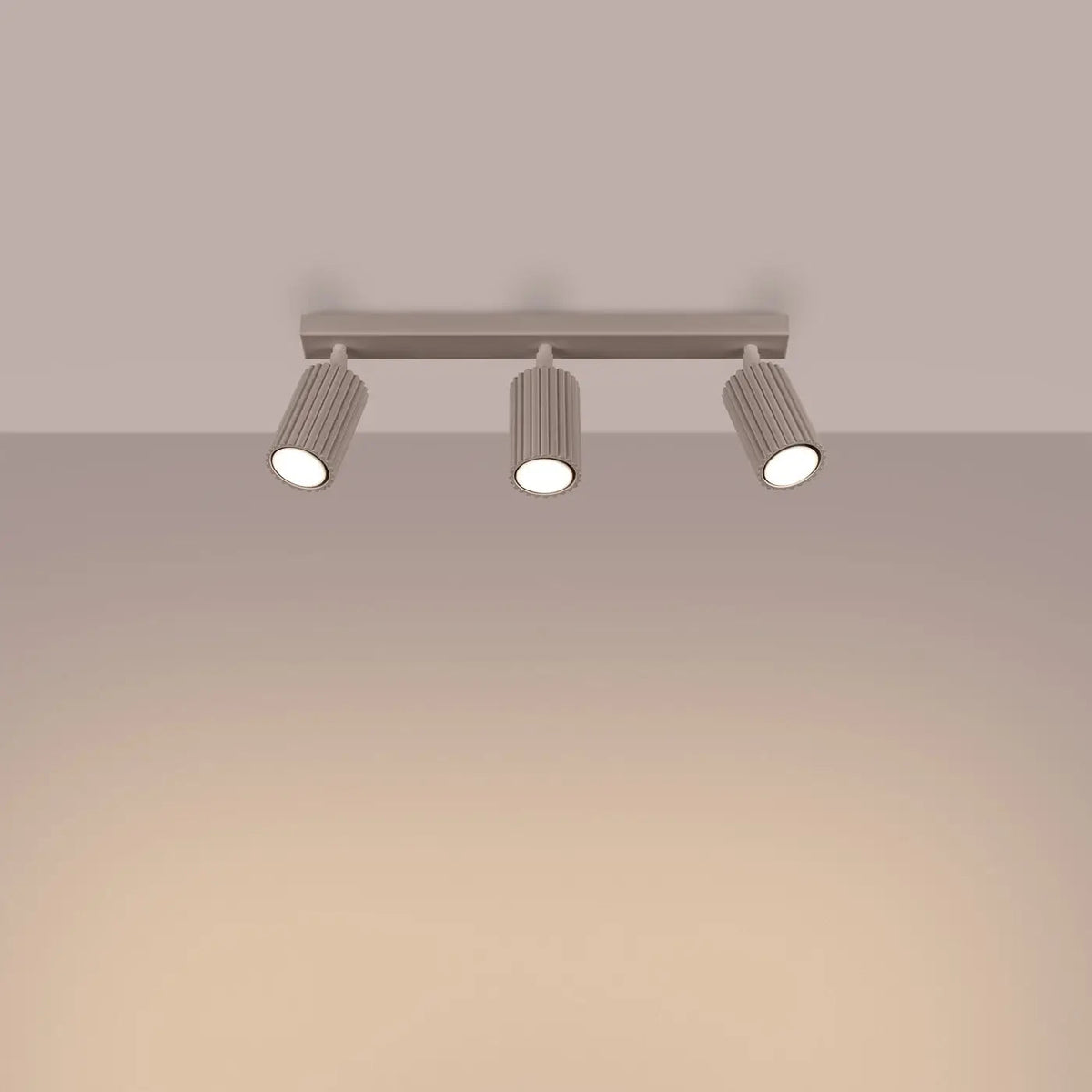 Plafonnier 3 Spots Taupe Cannelé - Dalumea - vue 1