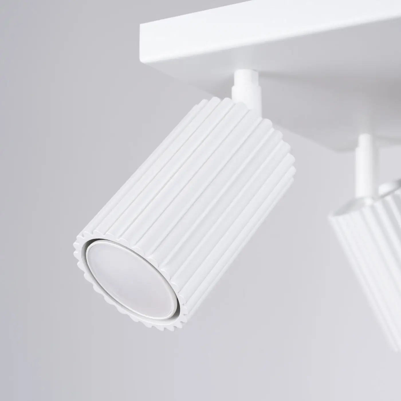 Plafonnier 4 Spots Orientables Platine Carrée Blanc - Dalumea - vue 4
