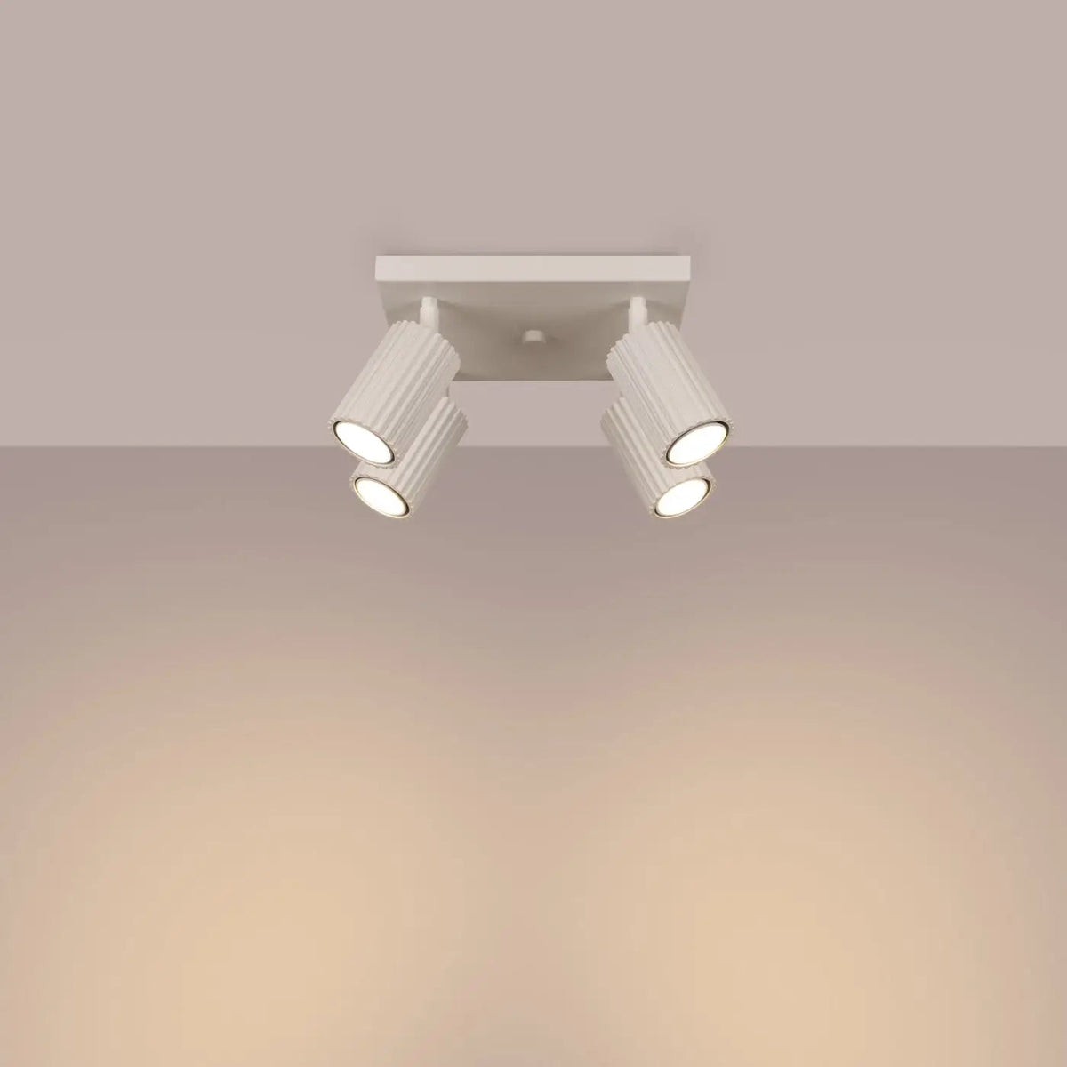 Plafonnier 4 Spots Orientables Base Carrée Beige - Dalumea - vue 1