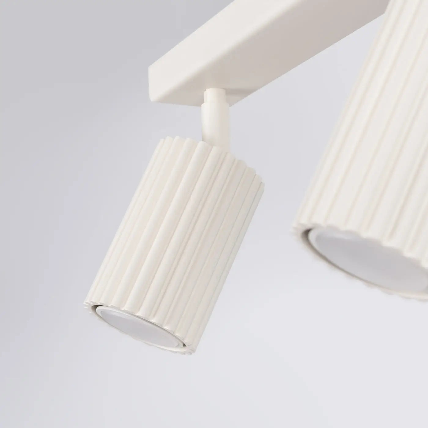 Plafonnier 2 Spots Orientables Beige Cannelé - Dalumea - vue 4