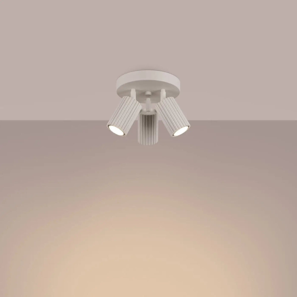 Plafonnier 3 Spots Orientables Cannelé Beige - Dalumea - vue 1