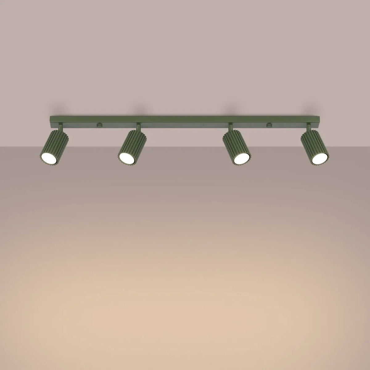 Plafonnier 4 Spots Orientables Cannelé Vert Olive - Dalumea - vue 1