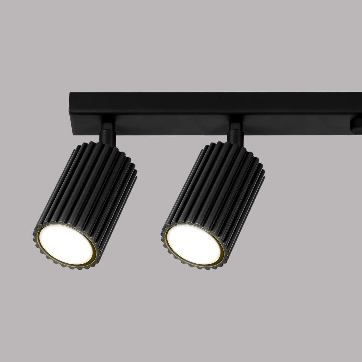 Plafonnier 6 Spots Orientables Cannelé Noir - Dalumea - vue 5